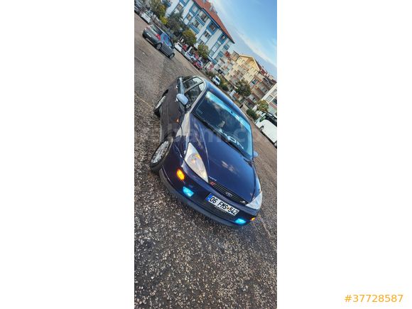 Sahibinden Ford Focus 1.6  2000 Model  297 km Mavi. MANTIKLI  TAKAS OLUR