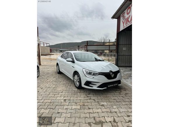 BURAK AUTO,dan BOYASIZ HATASIZ MEĞANE