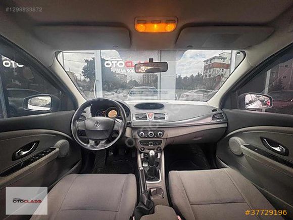 OTOCLASS'DAN DEĞİŞENSİZ TEMİZ MEGANE