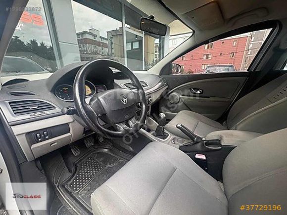 OTOCLASS'DAN DEĞİŞENSİZ TEMİZ MEGANE