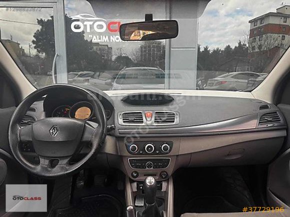 OTOCLASS'DAN DEĞİŞENSİZ TEMİZ MEGANE