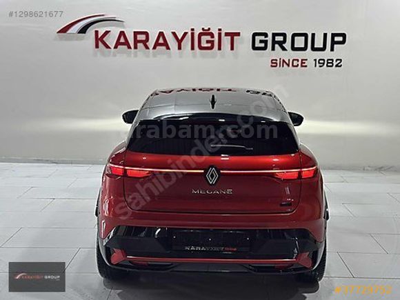 2024-RENAULT-MEGANE-E-TECH-İCONİC-KIRMIZI-SİYAH-LANSMAN RENK
