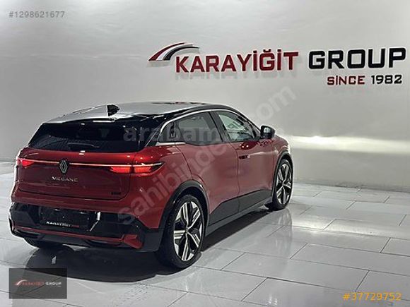 2024-RENAULT-MEGANE-E-TECH-İCONİC-KIRMIZI-SİYAH-LANSMAN RENK