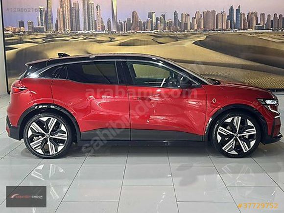 2024-RENAULT-MEGANE-E-TECH-İCONİC-KIRMIZI-SİYAH-LANSMAN RENK