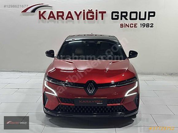 2024-RENAULT-MEGANE-E-TECH-İCONİC-KIRMIZI-SİYAH-LANSMAN RENK