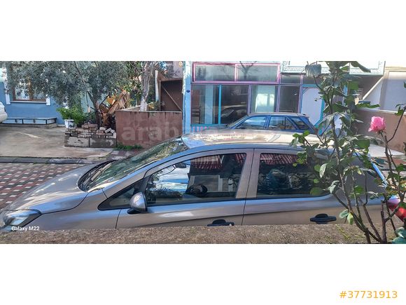 Sahibinden Opel Corsa 1.2 Essentia 2015 Model   görünen renk vizon
