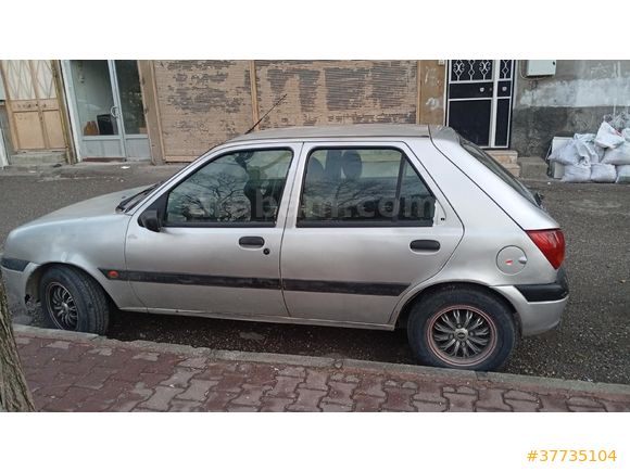 Sahibinden Ford Fiesta 1.25 Flair 2000 Model