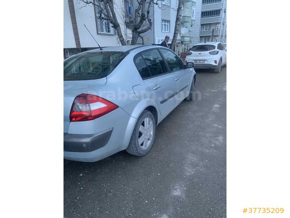 Sahibinden Renault Megane 1.6 Expression 2004 Model  275 km Gri (Gümüş)