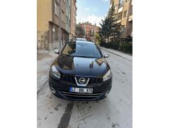 QASHQAİ CAM TAVANLI TEMİZ  DÜŞÜK KM SAHİBİNDEN 