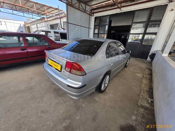 Galeriden Honda Civic 1.6 i-VTEC LS 2005 Model MERSİN/MUT