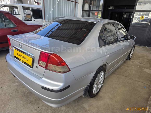 Galeriden Honda Civic 1.6 i-VTEC LS 2005 Model MERSİN/MUT