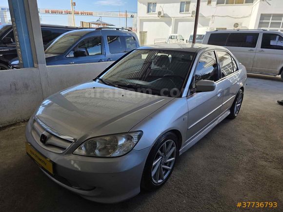 Galeriden Honda Civic 1.6 i-VTEC LS 2005 Model MERSİN/MUT