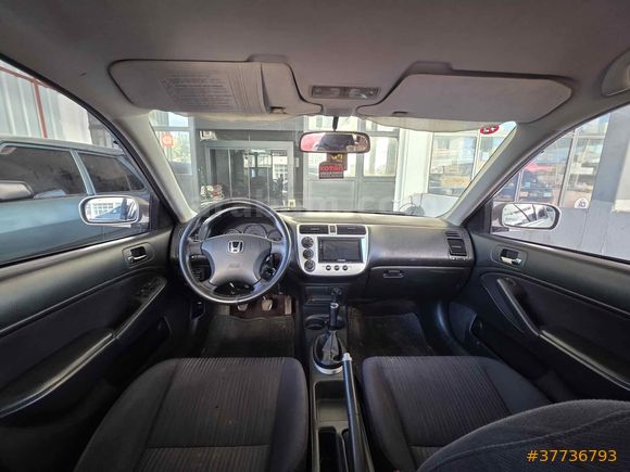 Galeriden Honda Civic 1.6 i-VTEC LS 2005 Model MERSİN/MUT