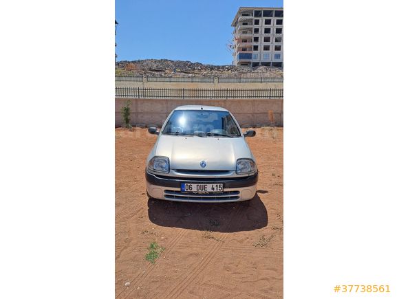 Sahibinden Renault Clio 1.6 RTE 2000 Model  250.000 km Gri (Gümüş)
