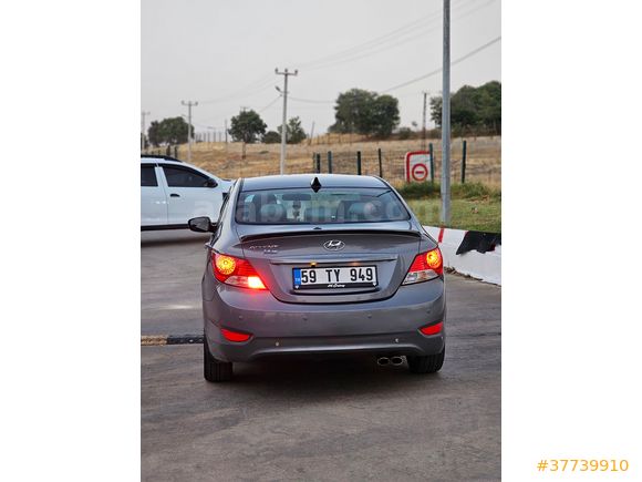 Sahibinden Hyundai Accent Blue 1.4 D-CVVT Mode Plus 2015 Model 