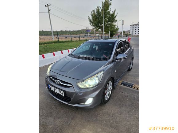 Sahibinden Hyundai Accent Blue 1.4 D-CVVT Mode Plus 2015 Model 
