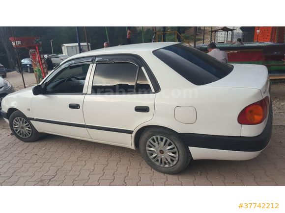 Sahibinden Toyota Corolla 1.3 ECO 2000 Model