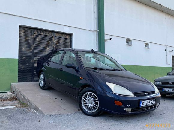 Sahibinden Ford Focus 1.6 Ghia 2001 Model 