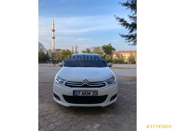 Sahibinden Citroen C4 1.6 e-HDi Confort 2013 Model  216.000 km Beyaz