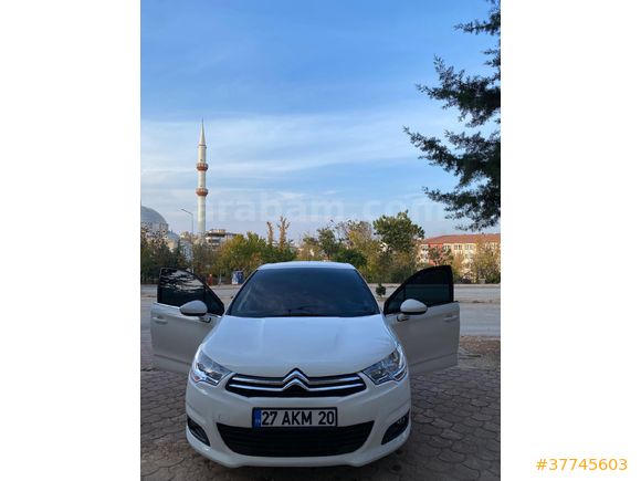 Sahibinden Citroen C4 1.6 e-HDi Confort 2013 Model  216.000 km Beyaz
