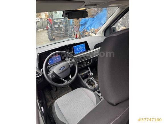 Sahibinden Ford Tourneo Courier 1.5 EcoBlue Titanium 2025 Model 