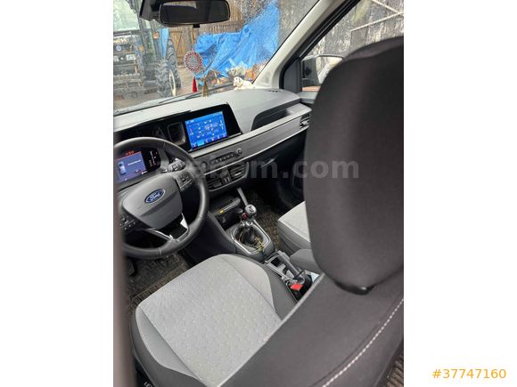 Sahibinden Ford Tourneo Courier 1.5 EcoBlue Titanium 2025 Model 