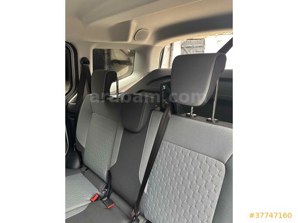 Sahibinden Ford Tourneo Courier 1.5 EcoBlue Titanium 2025 Model 