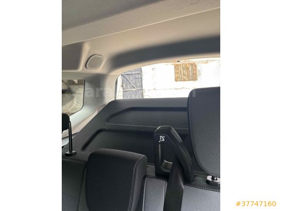Sahibinden Ford Tourneo Courier 1.5 EcoBlue Titanium 2025 Model 