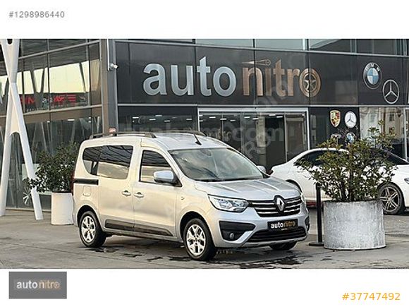 AUTO NİTRO 2022 RENAULT EXPRESS 1.5 BLUEDCI TOUCH 700 BİN TL KRD