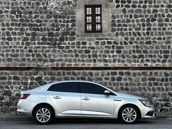 2020 MODEL MEGANE 1.5 BLUE DCİ TOUCH EDC LED STAR&STOP