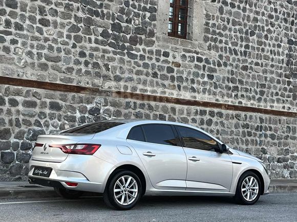 2020 MODEL MEGANE 1.5 BLUE DCİ TOUCH EDC LED STAR&STOP