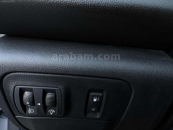 2020 MODEL MEGANE 1.5 BLUE DCİ TOUCH EDC LED STAR&STOP