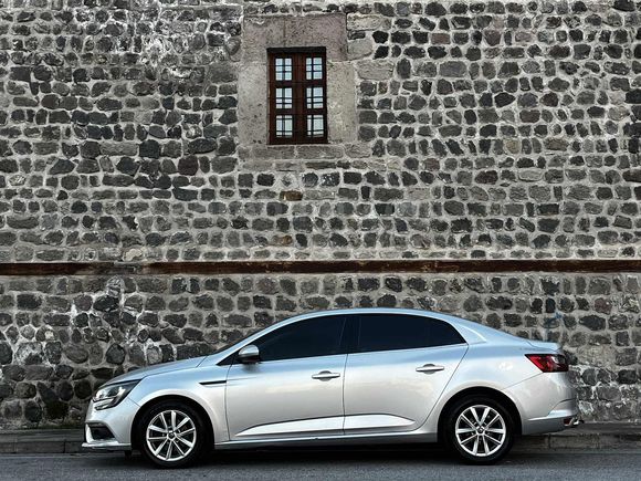 2020 MODEL MEGANE 1.5 BLUE DCİ TOUCH EDC LED STAR&STOP