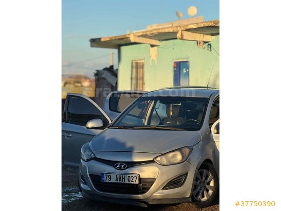 Sahibinden Hyundai i20 1.4 CRDi Style 2012 Model 