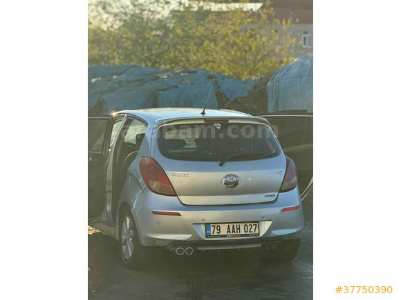 Sahibinden Hyundai i20 1.4 CRDi Style 2012 Model 