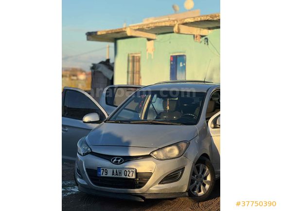 Sahibinden Hyundai i20 1.4 CRDi Style 2012 Model 