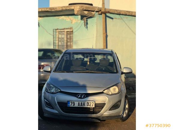 Sahibinden Hyundai i20 1.4 CRDi Style 2012 Model 