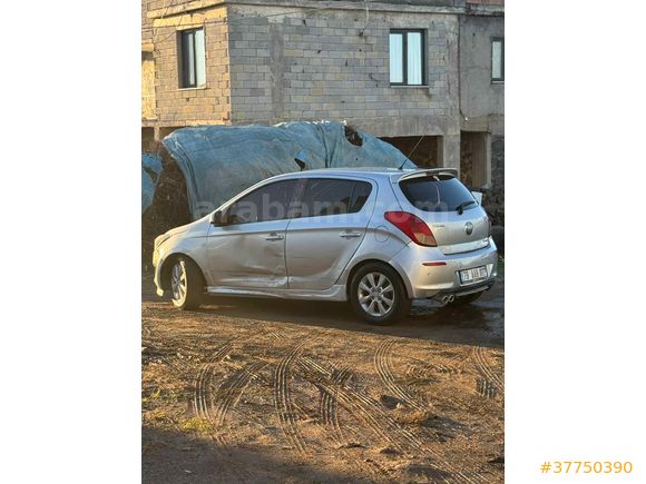 Sahibinden Hyundai i20 1.4 CRDi Style 2012 Model 