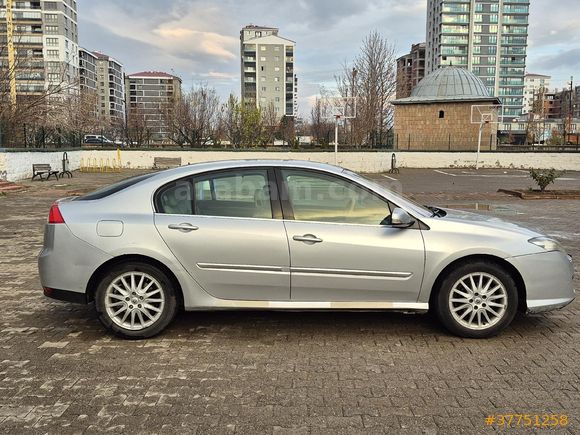 DEĞİŞENSİZ 1.5 dCi Privilege 2009 Model  261.000 km Gri (Gümüş)
