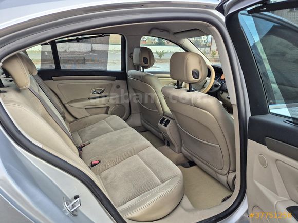 DEĞİŞENSİZ 1.5 dCi Privilege 2009 Model  261.000 km Gri (Gümüş)