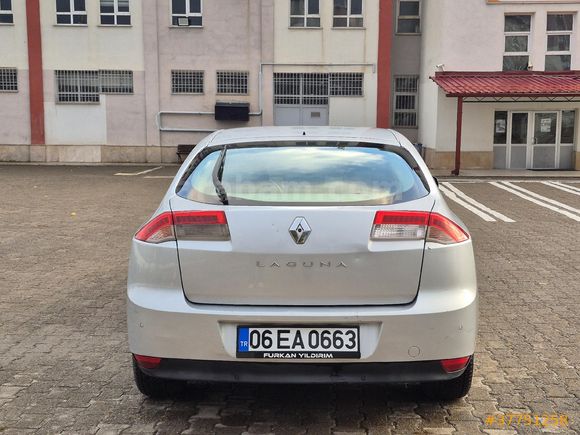 DEĞİŞENSİZ 1.5 dCi Privilege 2009 Model  261.000 km Gri (Gümüş)