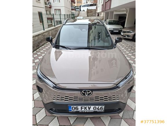 YENİ KASA TOYOTA COROLLA CROSS PASSİON 8.430 KM