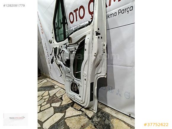 Renault Master 2 Dolu Sağ Ön Kapı