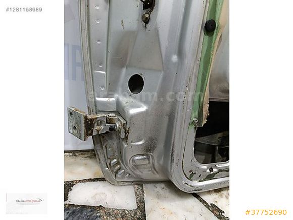 Volkswagen Caddy Sağ Ön Kapı Camı