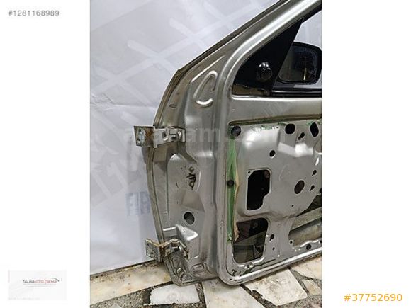Volkswagen Caddy Sağ Ön Kapı Camı