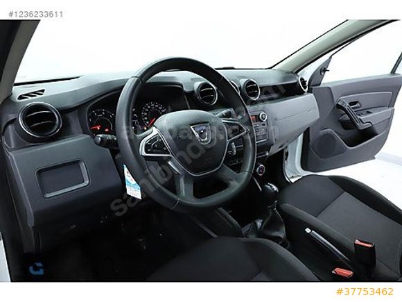 DERAN GROUP'DAN 2022 DACİA DUSTER OTOMATİK SUV ARAZİ ARACI