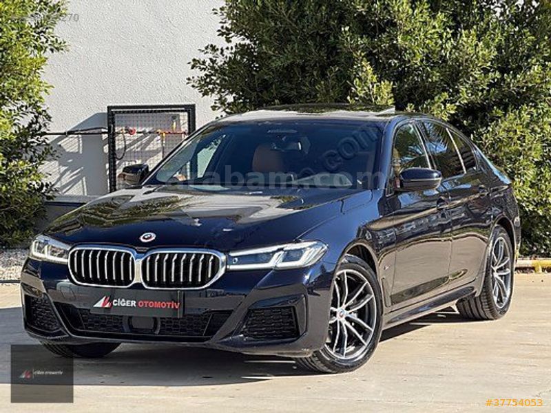 BOYASIZ 2023 BMW 5.20 İ M SPORT 50.YIL LOGOLU