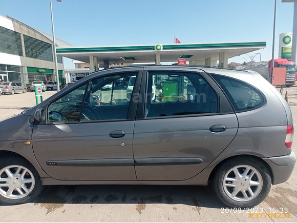 Sahibinden Renault Scenic 2.0 RXi 2000 Model