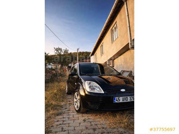 Sahibinden Sonruuflu Ford Fiesta 1.4 Comfort 2004 Siyah