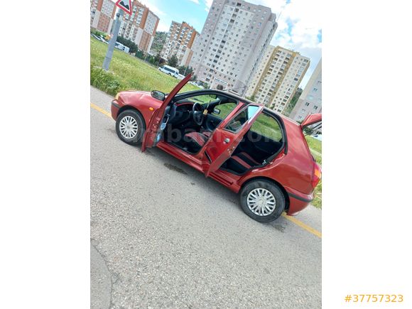 Acil Satılık  Palio 1.4 EL 2000 Model  228.000 km Bordo